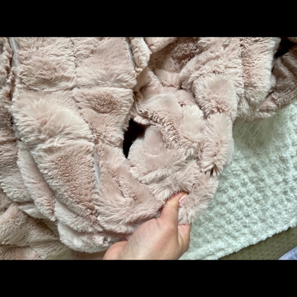 Pink Furry jacket - Picture 8 of 8